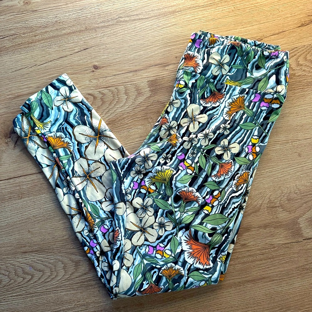 LuLaRoe leggings tall and curvy floral print